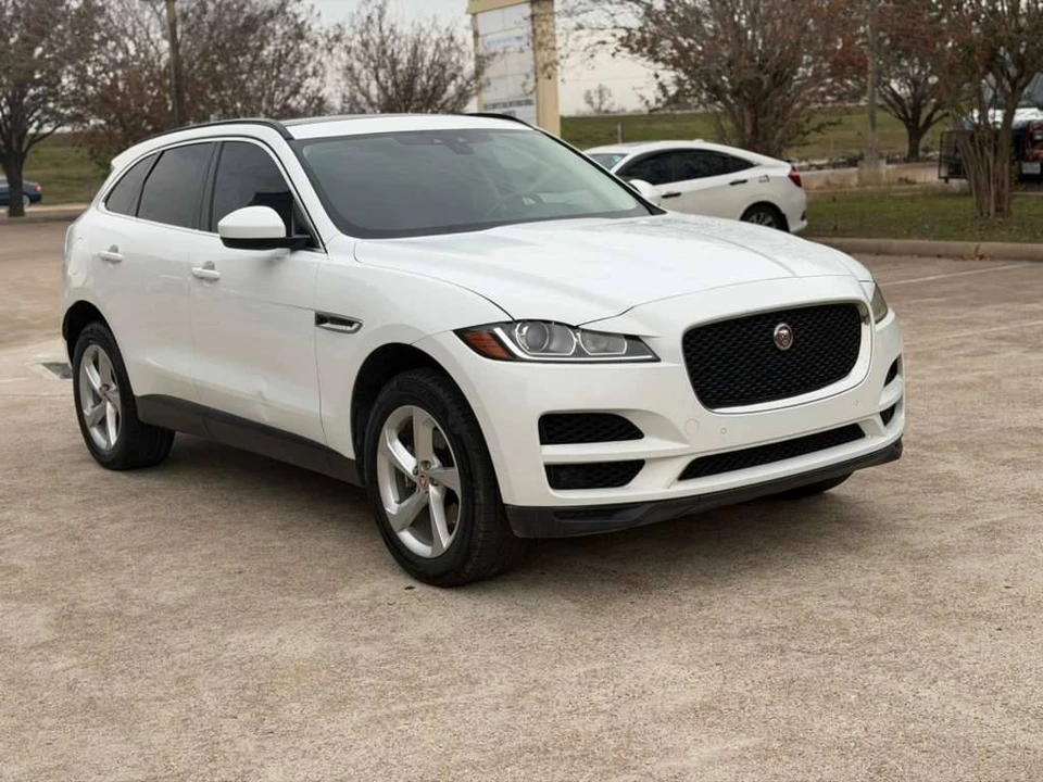 2019 Jaguar F-Pace - Image 8 of 23
