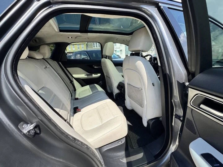 2019 Jaguar F-Pace - Image 8 of 14