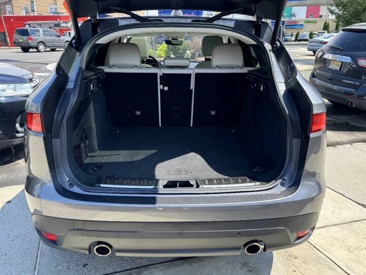 2019 Jaguar F-Pace - Image 9 of 14