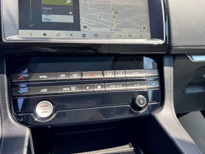 2019 Jaguar F-Pace - Image 11 of 14