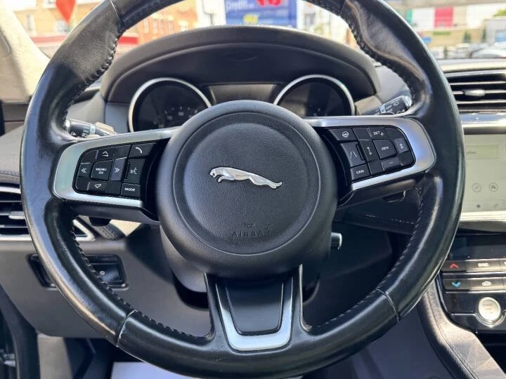 2019 Jaguar F-Pace - Image 6 of 14