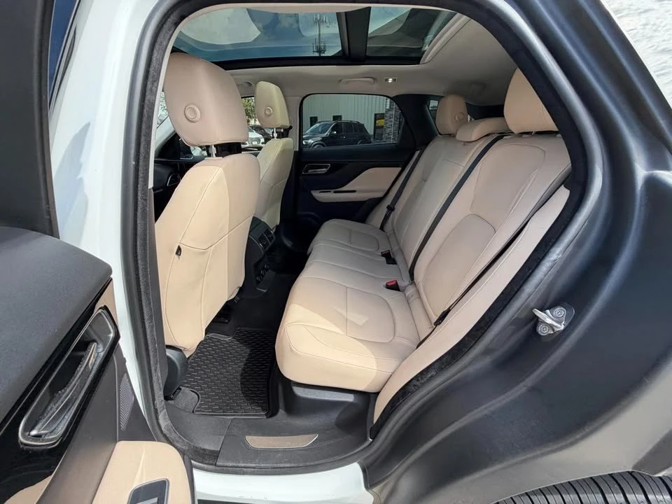 2019 Jaguar F-Pace - Image 10 of 16