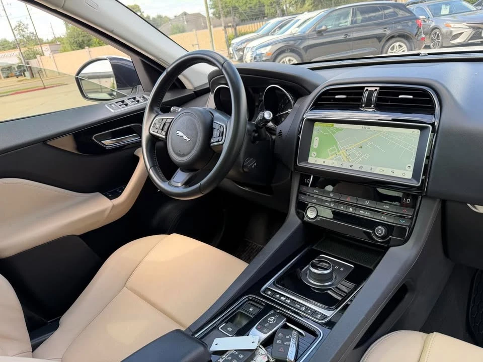 2019 Jaguar F-Pace - Image 14 of 16