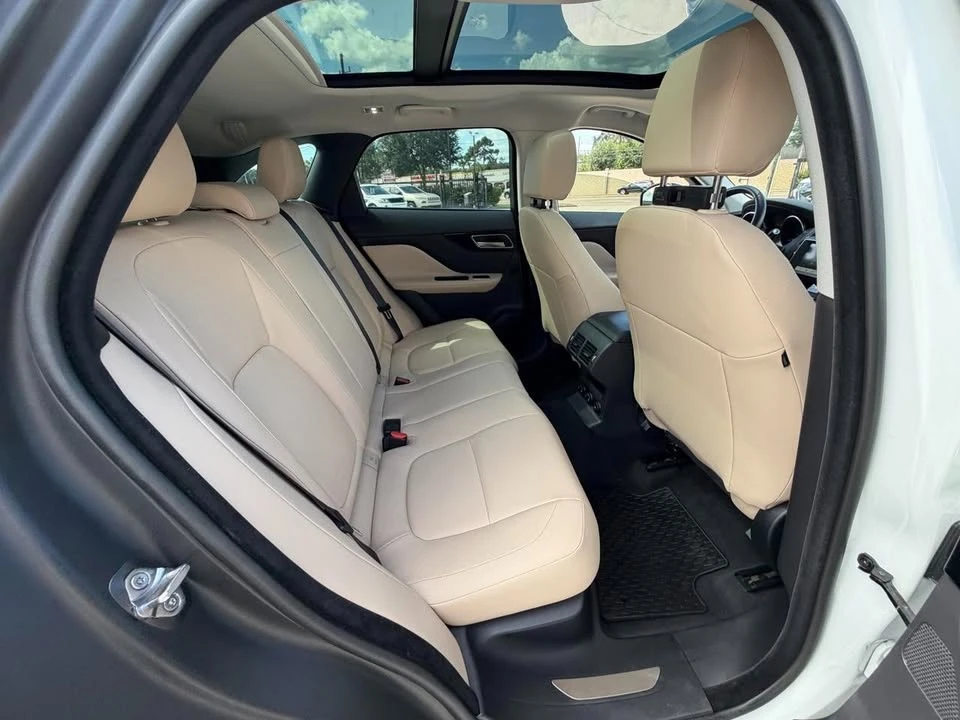 2019 Jaguar F-Pace - Image 12 of 16