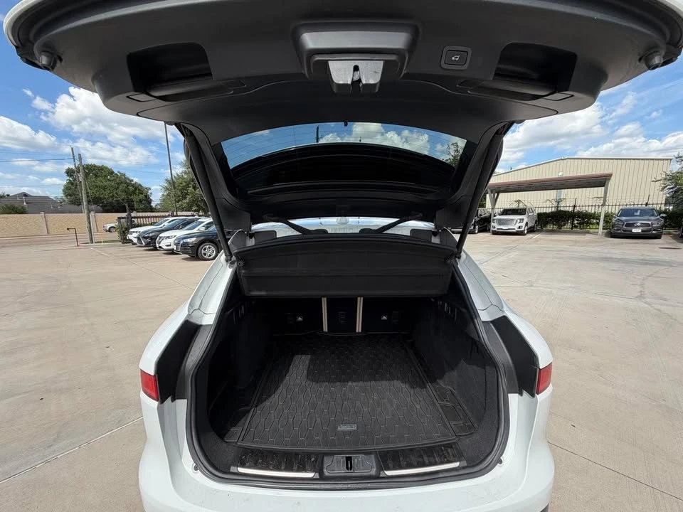 2019 Jaguar F-Pace - Image 13 of 16