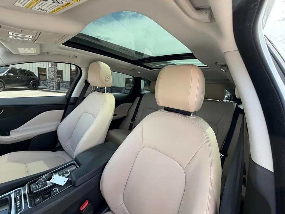 2019 Jaguar F-Pace - Image 9 of 16