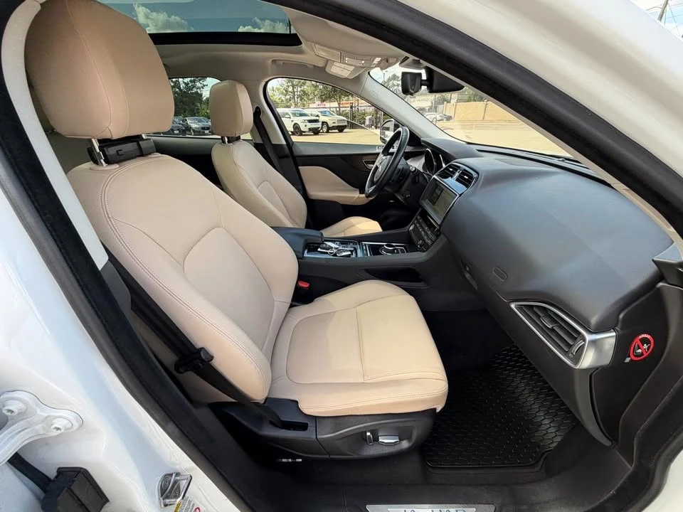 2019 Jaguar F-Pace - Image 11 of 16