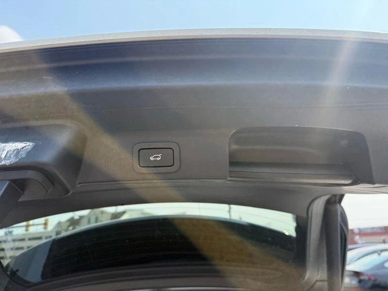 2019 Jaguar F-Pace - Image 16 of 20