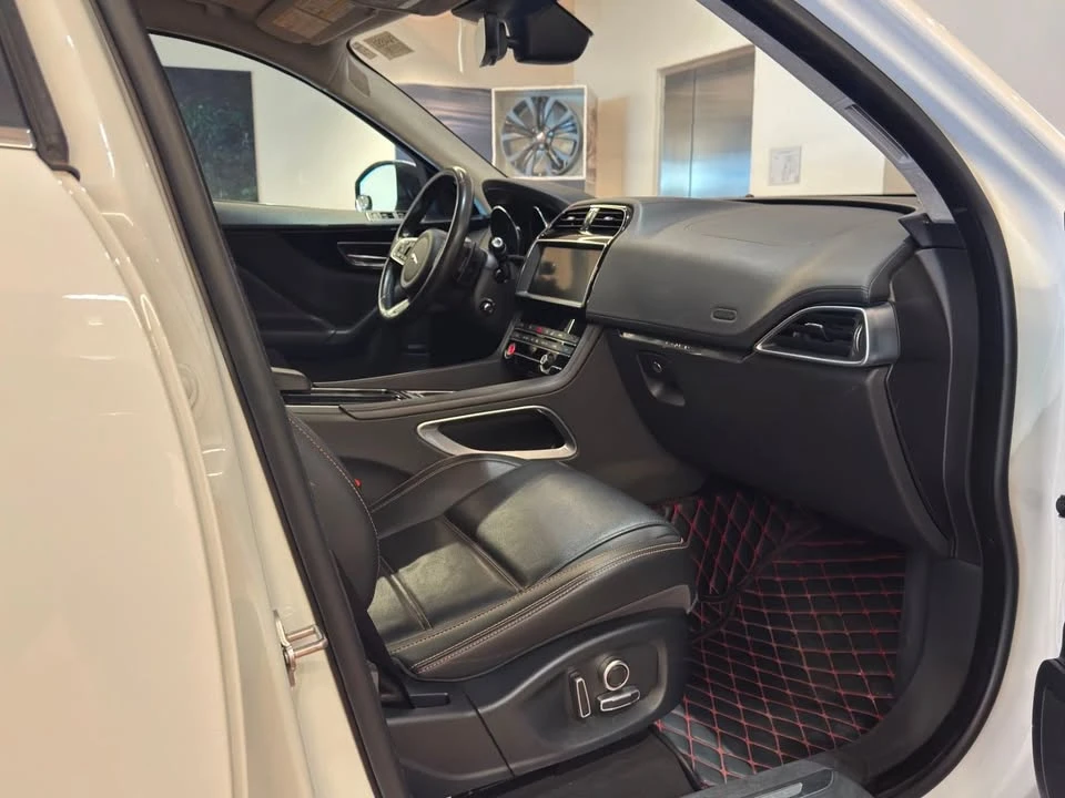 2019 Jaguar F-Pace - Image 14 of 20