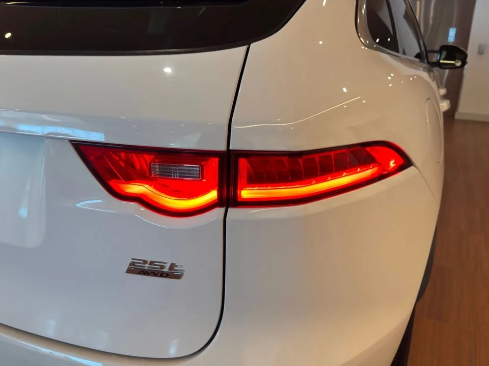 2019 Jaguar F-Pace - Image 11 of 20