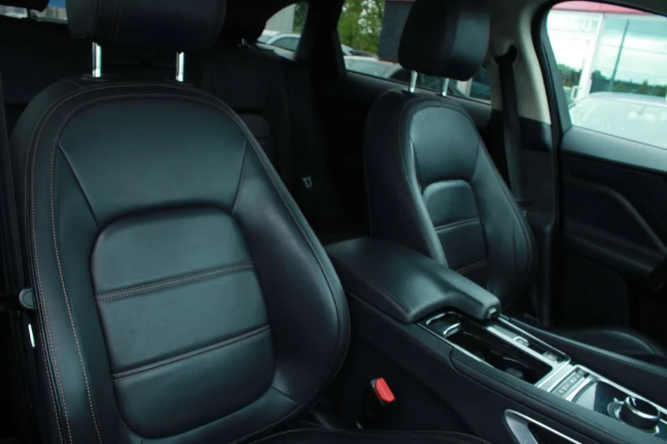 2019 Jaguar F-Pace - Image 17 of 20