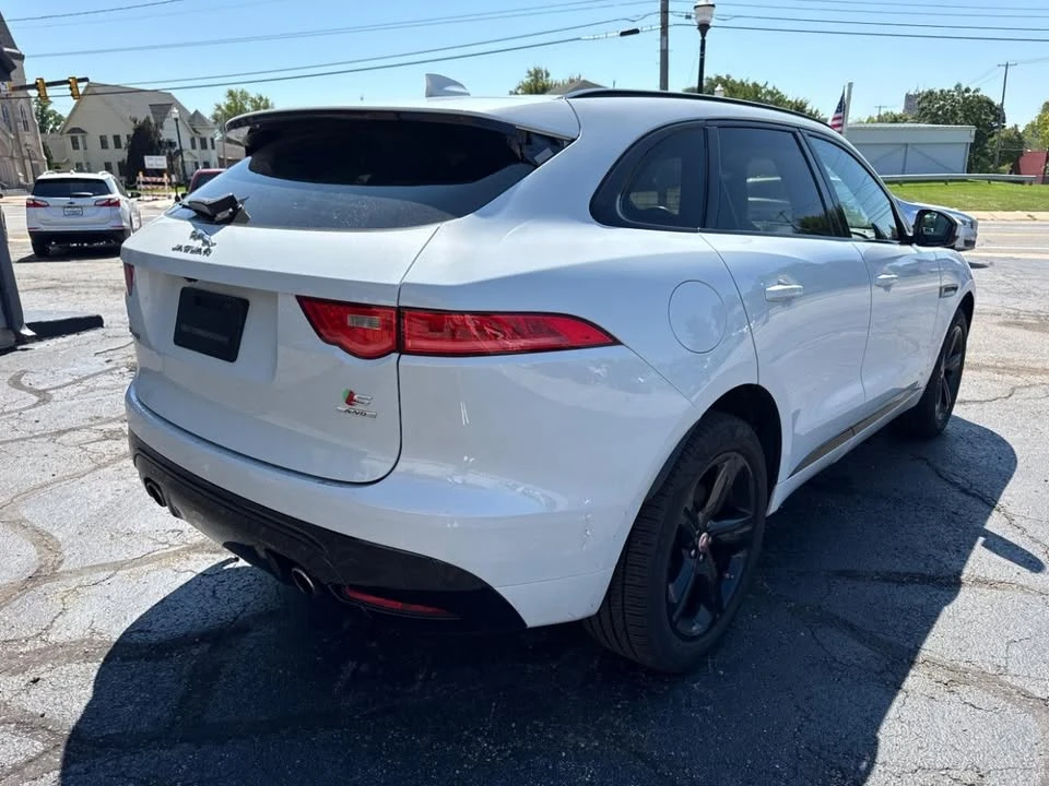2019 Jaguar F-Pace - Image 4 of 15