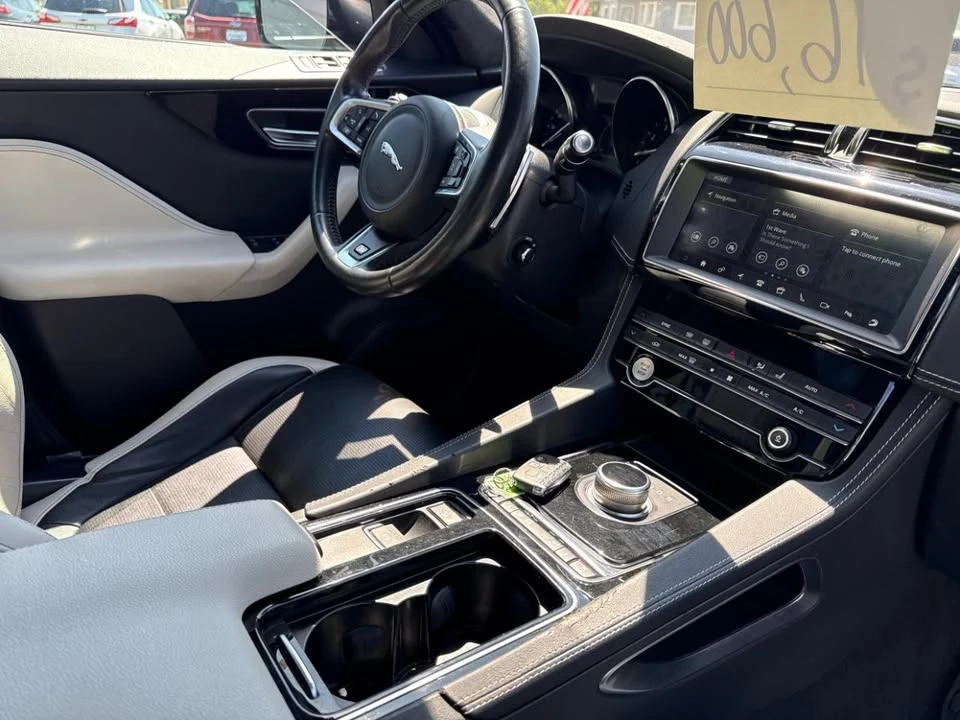 2019 Jaguar F-Pace - Image 7 of 15