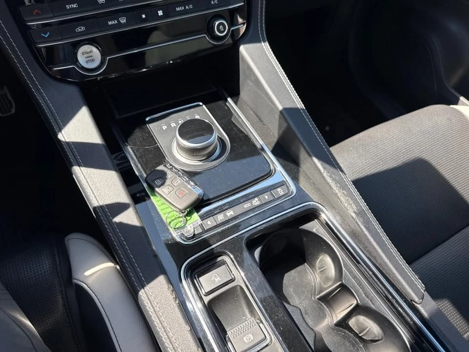 2019 Jaguar F-Pace - Image 15 of 15