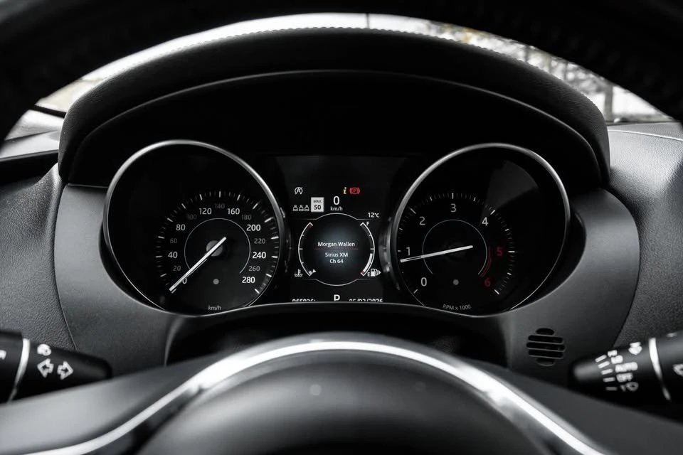 2019 Jaguar F-Pace - Image 8 of 15