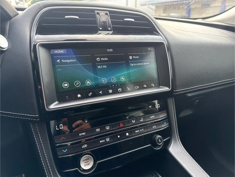 2019 Jaguar F-Pace - Image 2 of 20