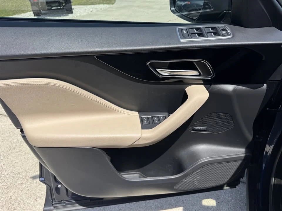 2019 Jaguar F-Pace - Image 14 of 14