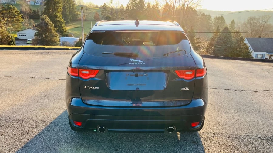 2019 Jaguar F-Pace - Image 3 of 10