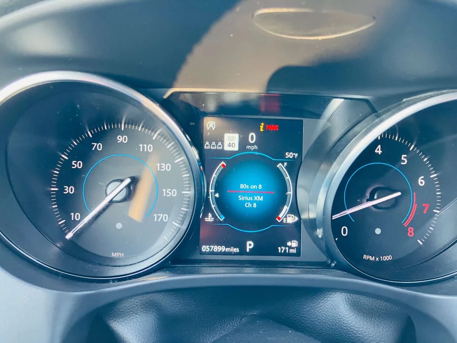 2019 Jaguar F-Pace - Image 9 of 10