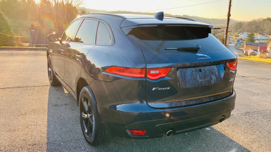 2019 Jaguar F-Pace - Image 5 of 10