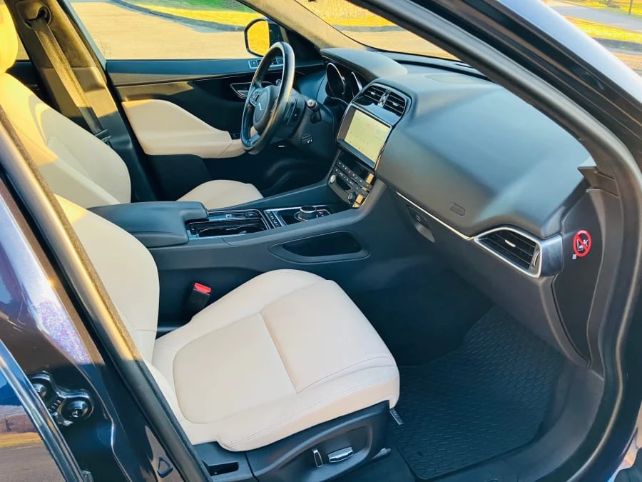 2019 Jaguar F-Pace - Image 8 of 10