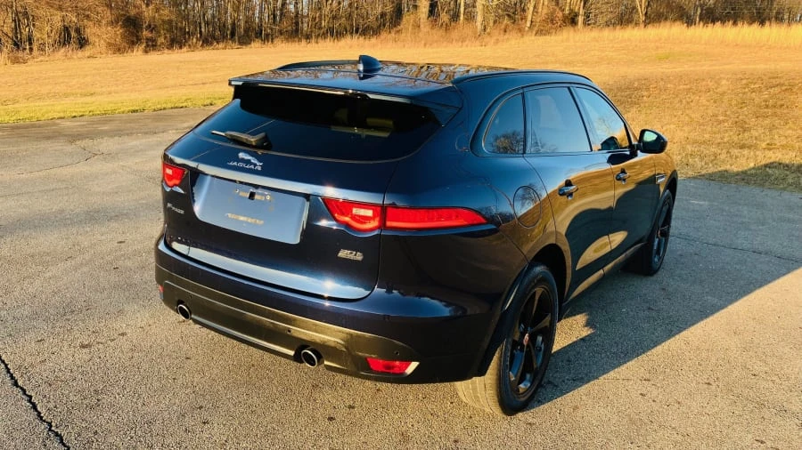 2019 Jaguar F-Pace - Image 4 of 10