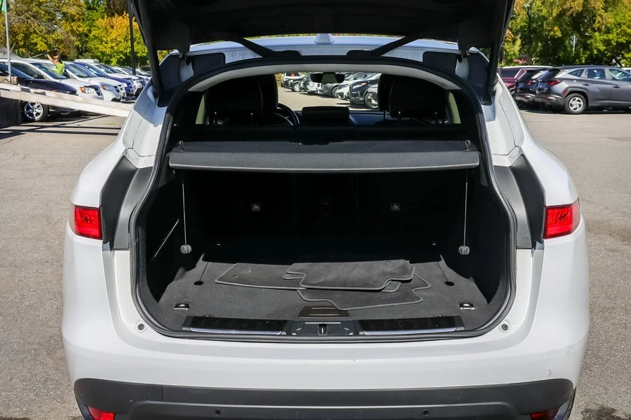 2019 Jaguar F-Pace - Image 10 of 20