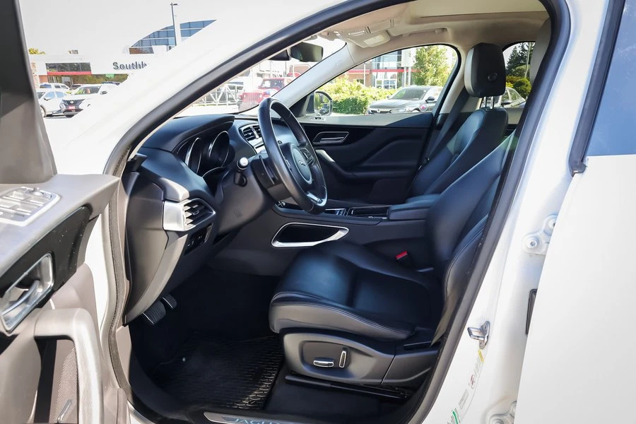 2019 Jaguar F-Pace - Image 8 of 20