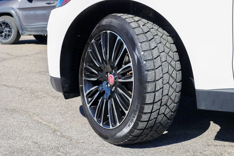2019 Jaguar F-Pace - Image 7 of 20