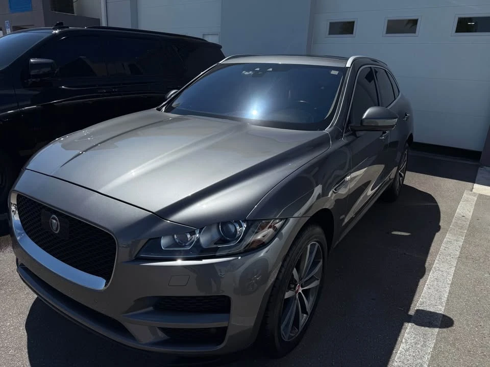 2019 Jaguar F-Pace - Image 8 of 9