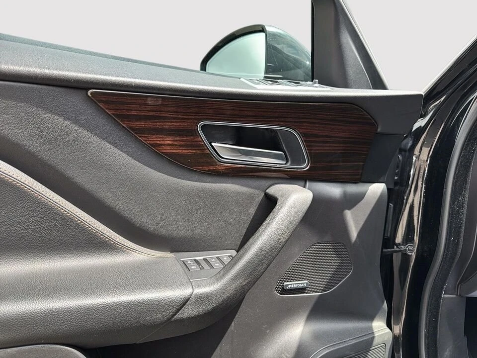 2019 Jaguar F-Pace - Image 10 of 20