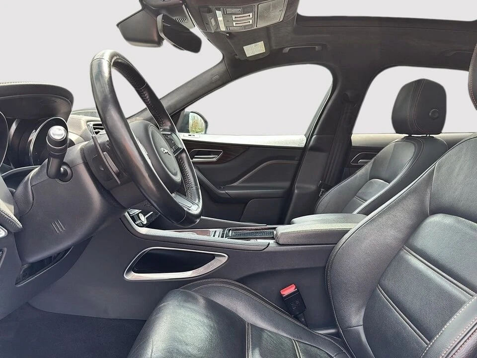 2019 Jaguar F-Pace - Image 13 of 20