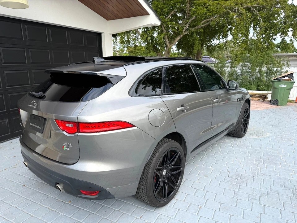 2019 Jaguar F-Pace - Image 13 of 21