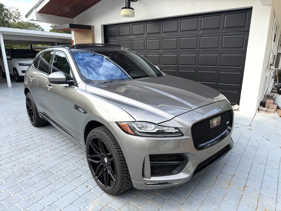 2019 Jaguar F-Pace - Image 9 of 21