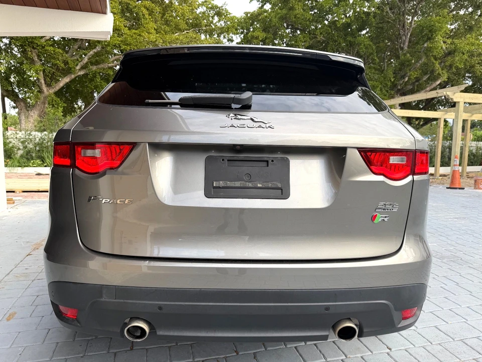 2019 Jaguar F-Pace - Image 16 of 21