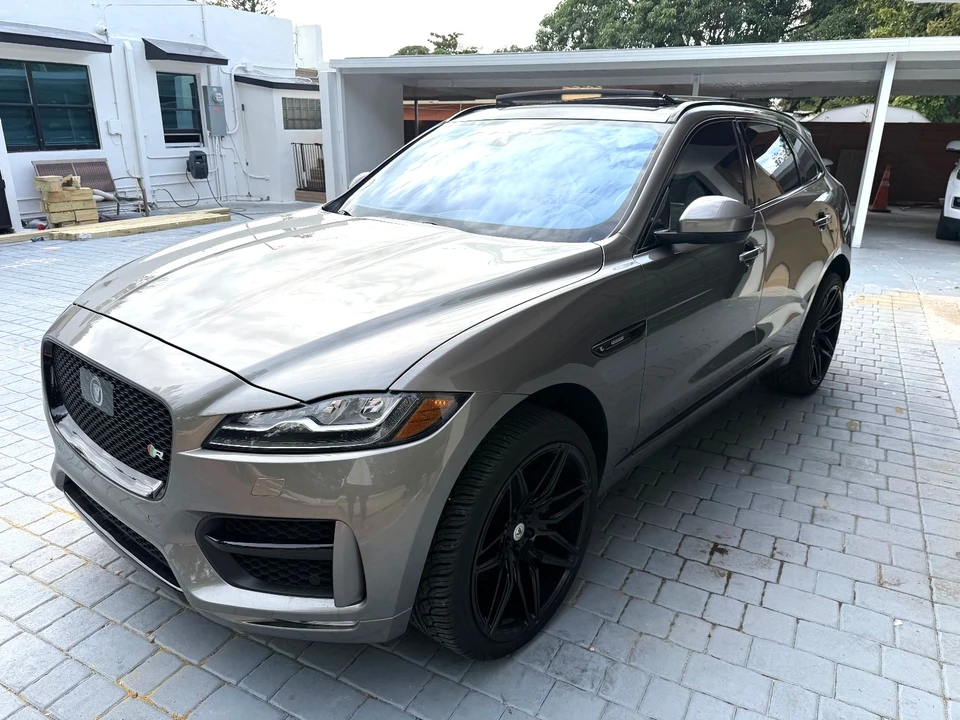 2019 Jaguar F-Pace - Image 11 of 21