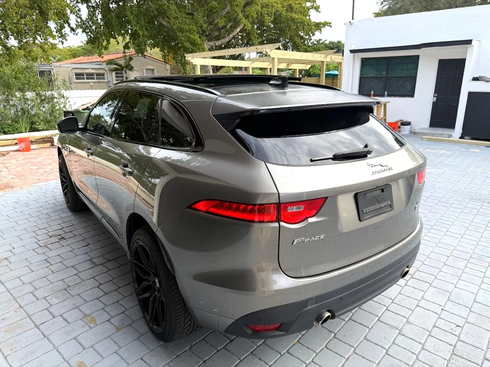 2019 Jaguar F-Pace - Image 18 of 21