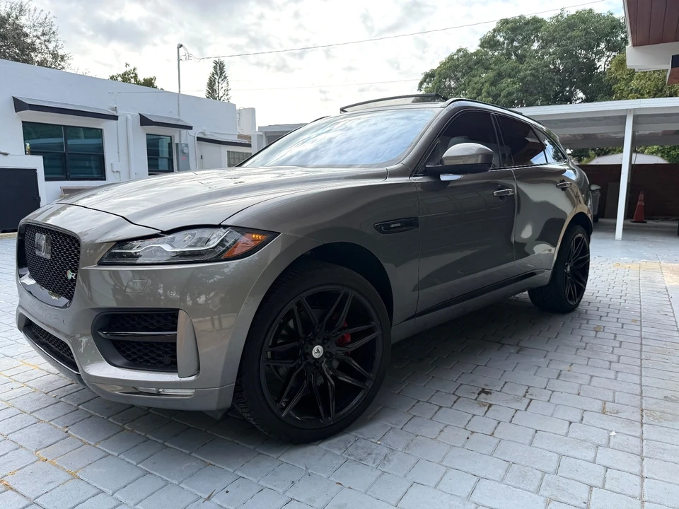 2019 Jaguar F-Pace - Image 7 of 21