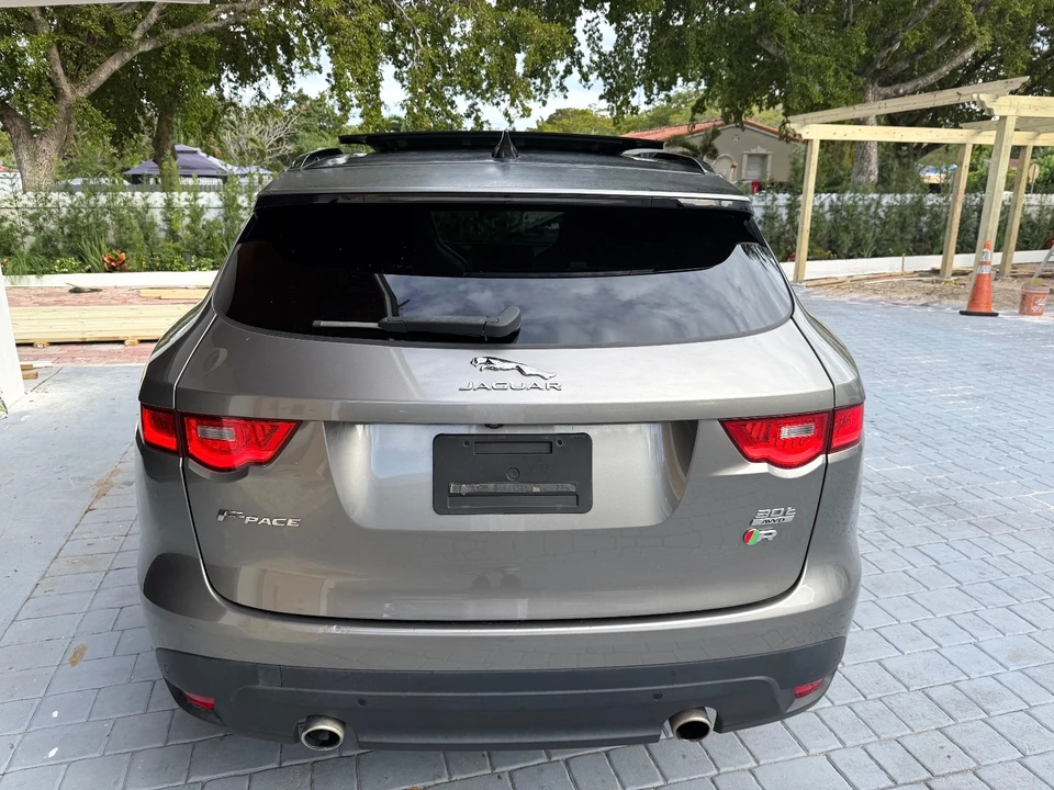 2019 Jaguar F-Pace - Image 15 of 21