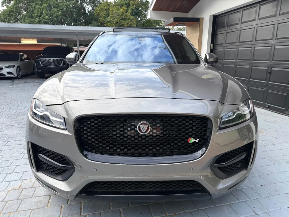2019 Jaguar F-Pace - Image 10 of 21