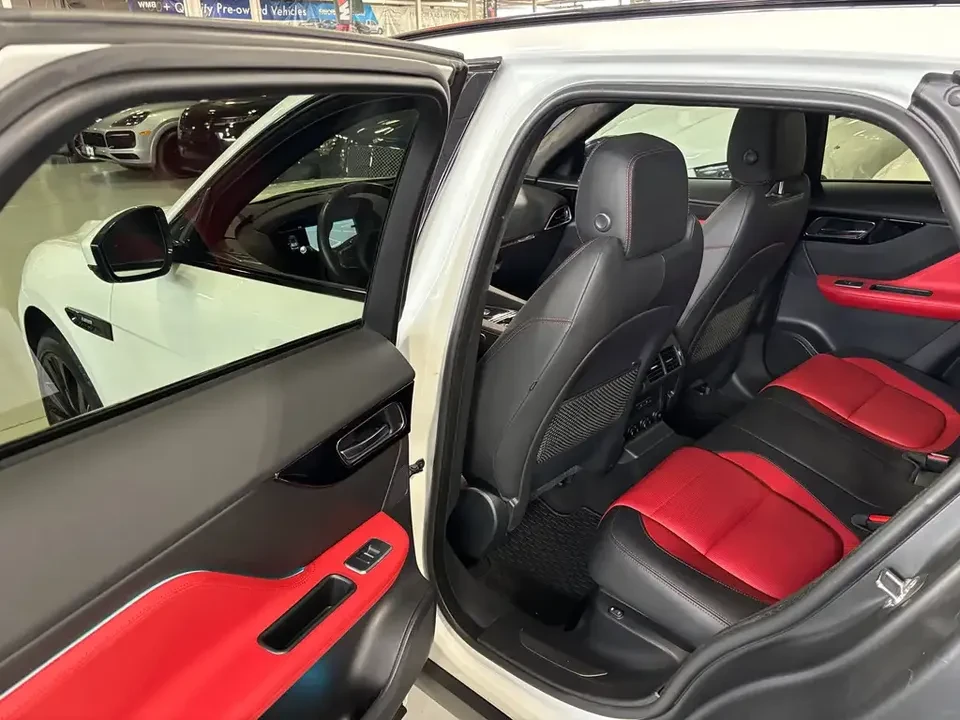 2019 Jaguar F-Pace - Image 15 of 19