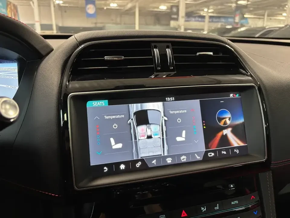 2019 Jaguar F-Pace - Image 9 of 19