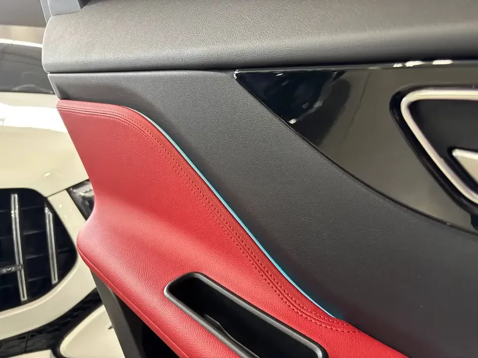 2019 Jaguar F-Pace - Image 7 of 19