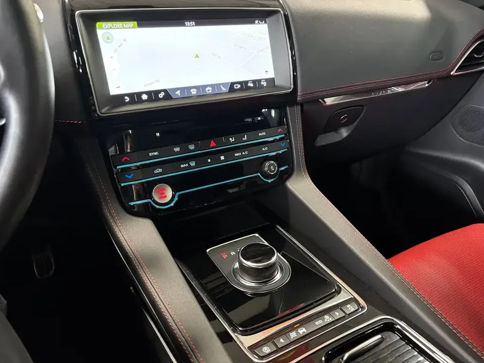 2019 Jaguar F-Pace - Image 6 of 19