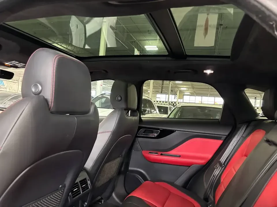 2019 Jaguar F-Pace - Image 18 of 19