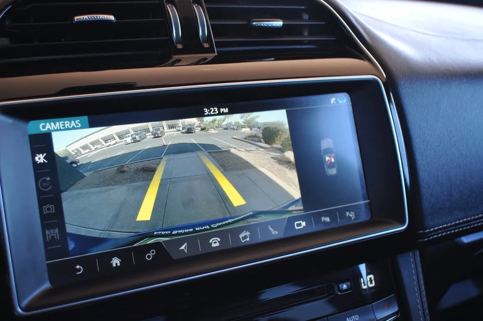 2019 Jaguar F-Pace - Image 18 of 19