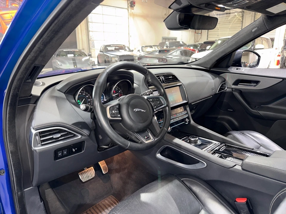 2019 Jaguar F-Pace - Image 9 of 12