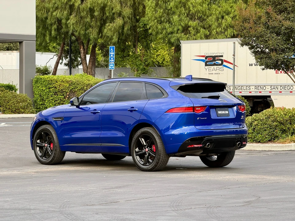 2019 Jaguar F-Pace SVR - Image 26 of 31