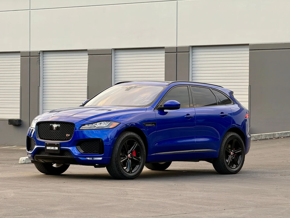 2019 Jaguar F-Pace SVR - Image 2 of 31