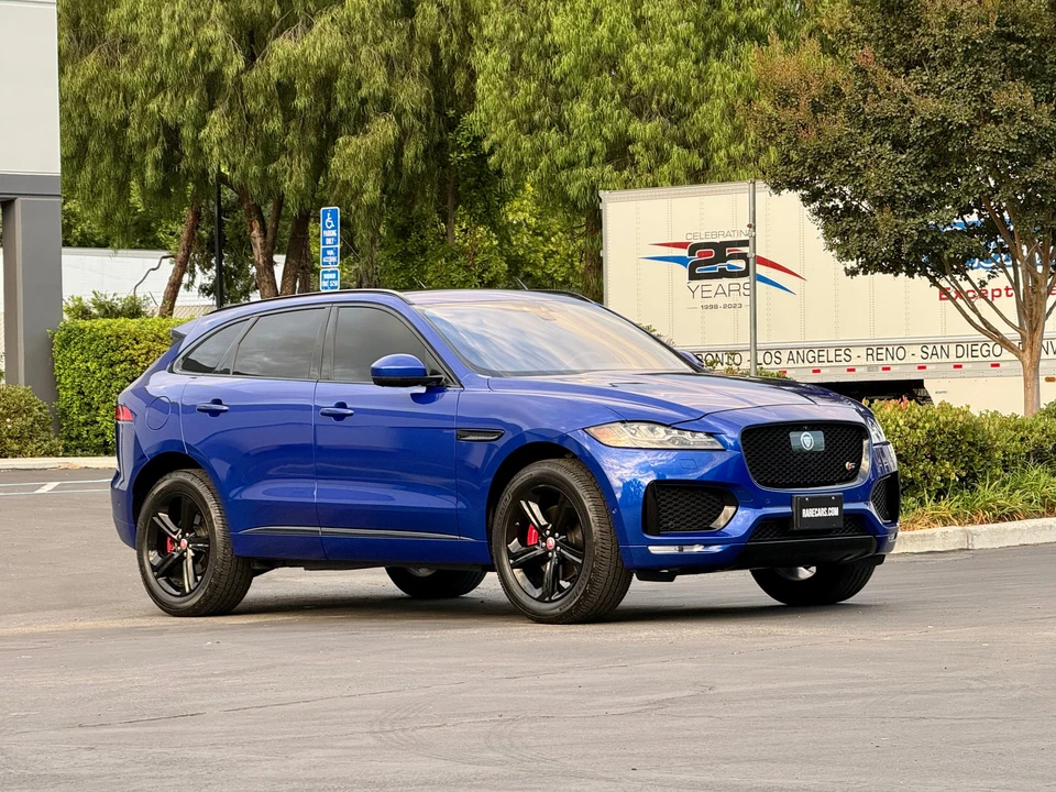 2019 Jaguar F-Pace SVR - Image 14 of 31